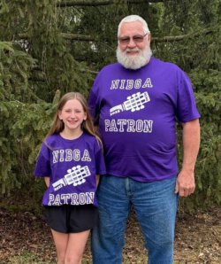 Have YOU signed up to be a Patron yet?
👕 The t-shirts have arrived! Check out our first Patrons modeling this year’s shirt—long-time Patron Mark Hauenstein and his granddaughter, Ava.
🙏 THANK YOU for your support!
Sign up today: https://www.bluegrassusa.net/patron/ 😁